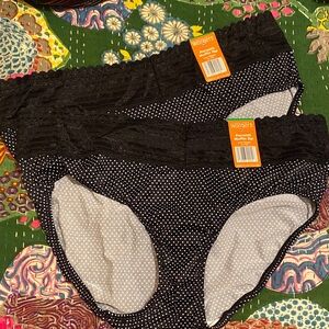 Set of 2 warners lace hipster polka dot L/7 NWT